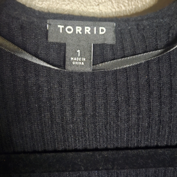 💥Sale💥NWOT Black Cropped Knit Cardigan - Picture 2 of 3